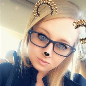 Meet your Posher, Angie